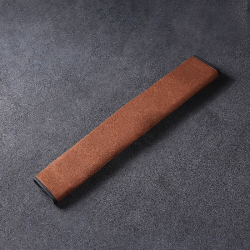 Kryt bezpečnostního pásu SilkLeather - ochrana krku a možnost loga