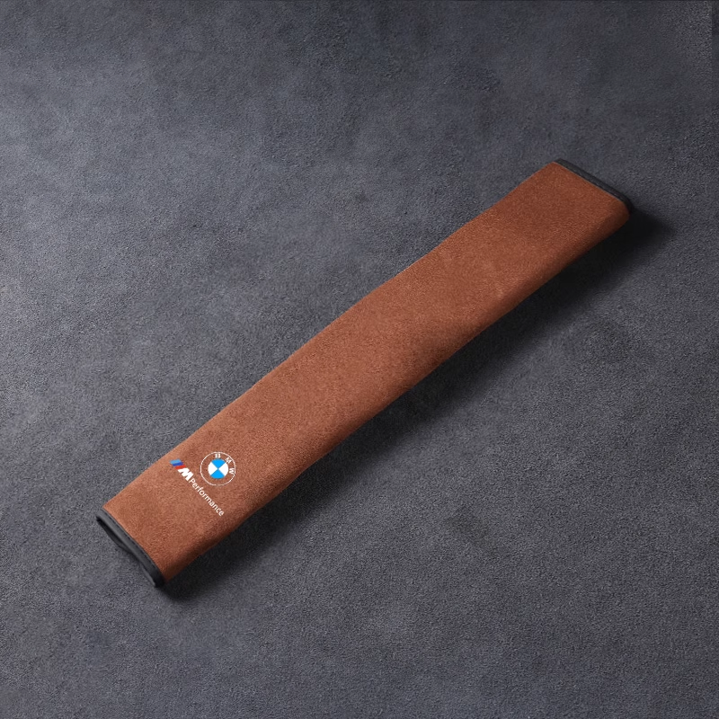 Kryt bezpečnostního pásu SilkLeather - ochrana krku a možnost loga