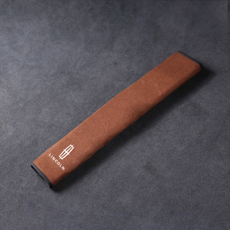 Kryt bezpečnostního pásu SilkLeather - ochrana krku a možnost loga