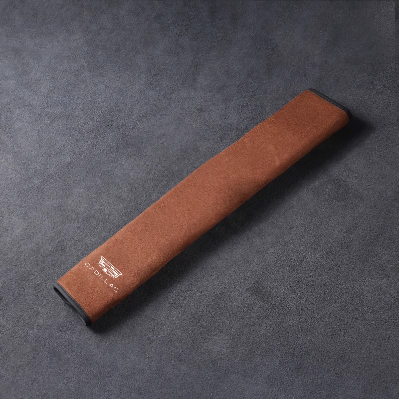 Kryt bezpečnostního pásu SilkLeather - ochrana krku a možnost loga
