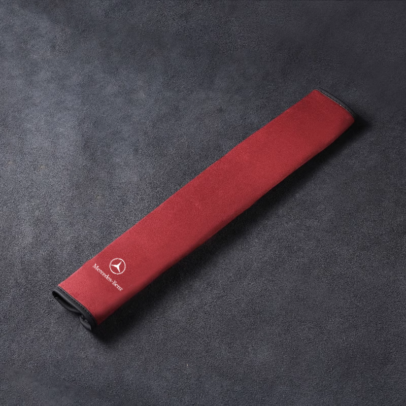 Kryt bezpečnostního pásu SilkLeather - ochrana krku a možnost loga