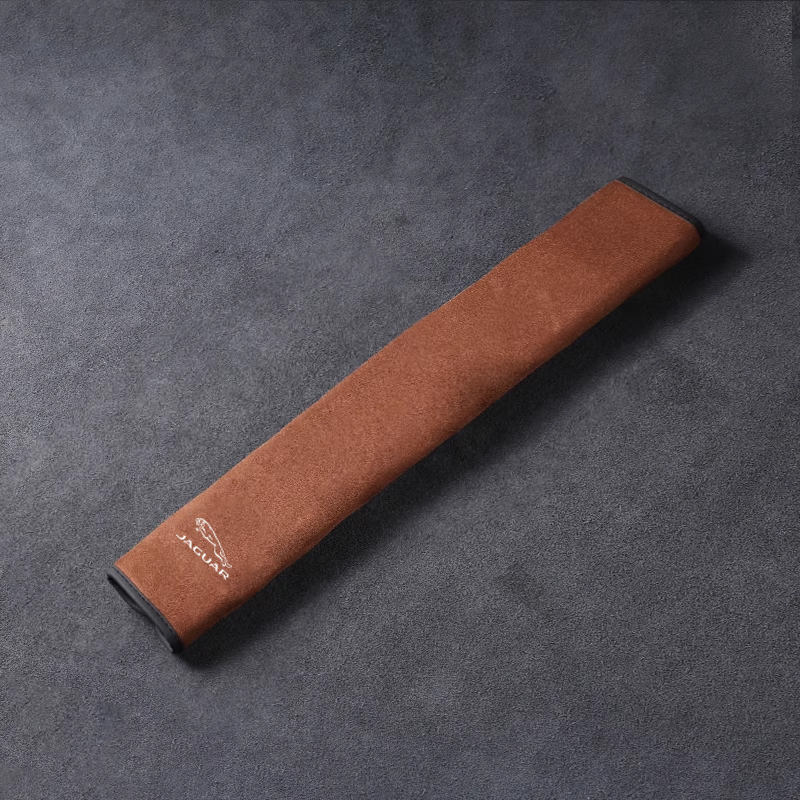 Kryt bezpečnostního pásu SilkLeather - ochrana krku a možnost loga