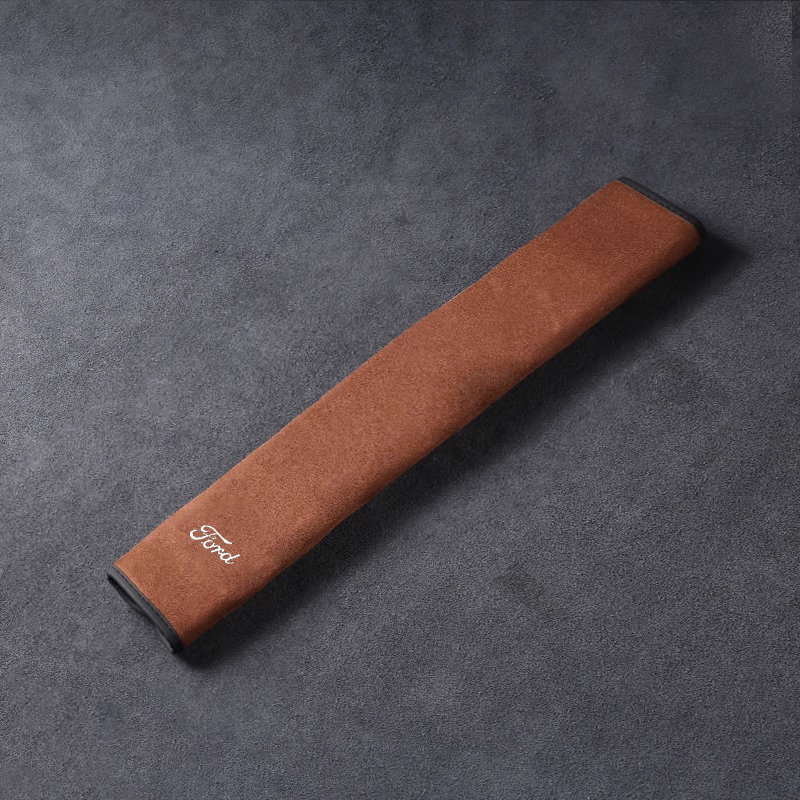 Kryt bezpečnostního pásu SilkLeather - ochrana krku a možnost loga