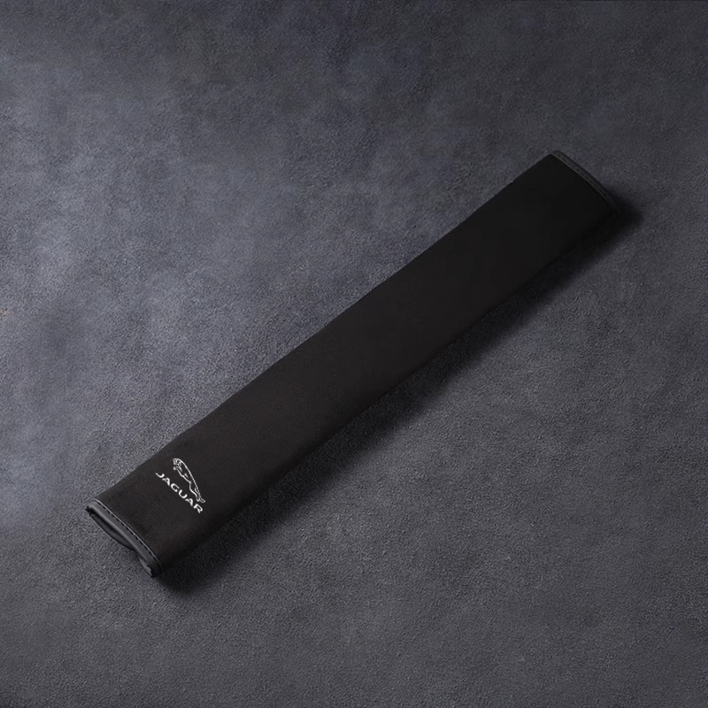 Kryt bezpečnostního pásu SilkLeather - ochrana krku a možnost loga