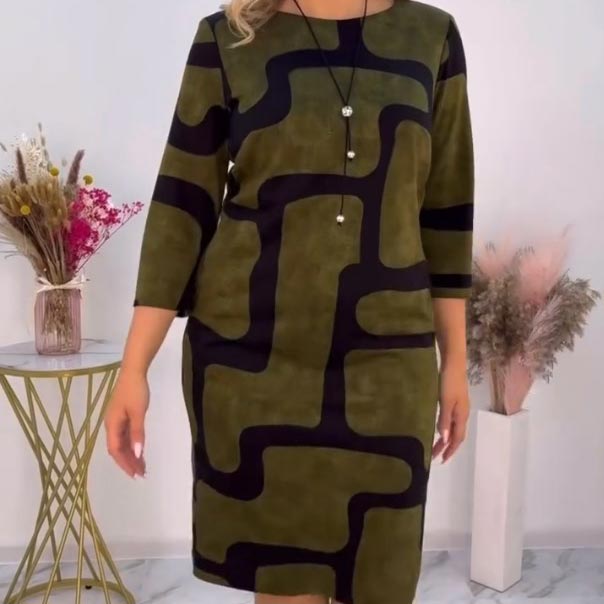 Elegantní dámské šaty s kulatým výstřihem